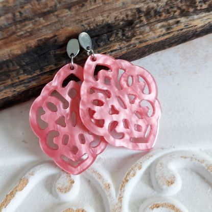 Bild von Ornament-Ohrstecker - Rhombusform aus Resin - fruit dove pink